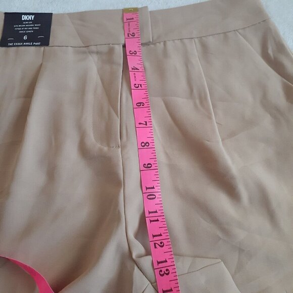 DKNY NWT Women's Size 6 Khaki Tan The Essex High Waist Dress Shorts - Picture 12 of 13